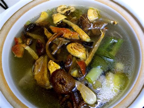 茶树菇菌菇汤
