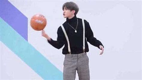 蔡徐坤打篮球真正的样子