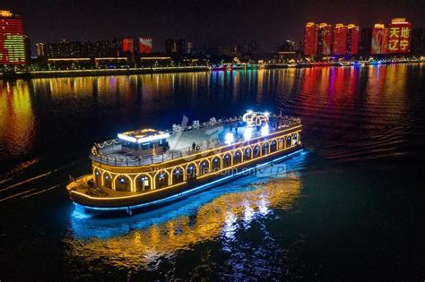 襄阳夜景划船