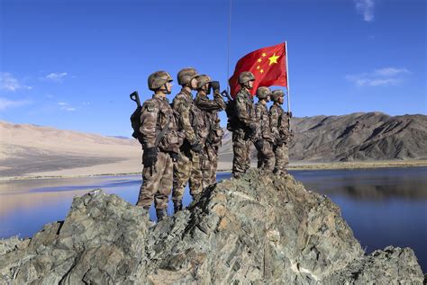 西藏边防战士向全国人民问好