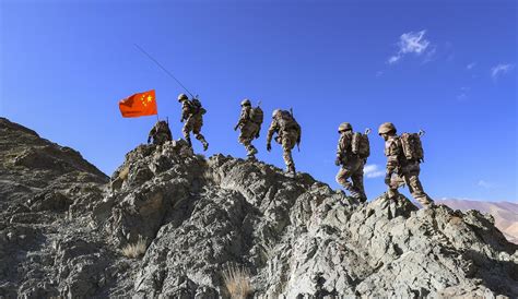 西藏边防战士巡逻纪实
