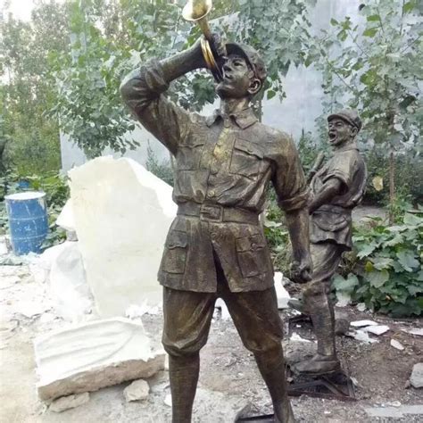 解放军战士人物雕塑