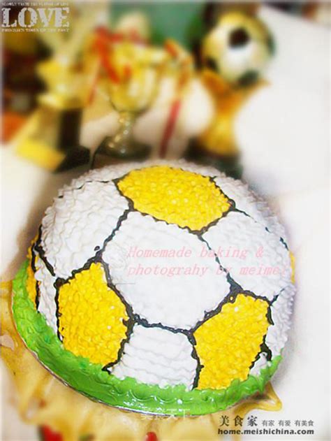 足球造型的蛋糕图片
