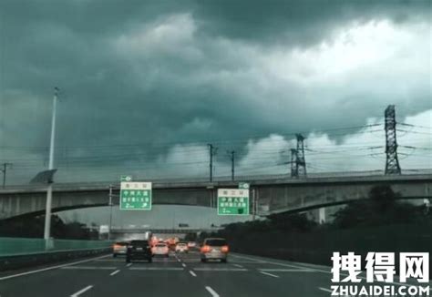郑州天空发绿