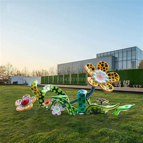 郑州花朵校园玻璃钢景观雕塑定制