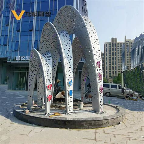 郑州镂空校园不锈钢景观雕塑定做