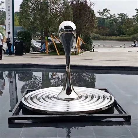 郑州镜面不锈钢喷泉雕塑定制