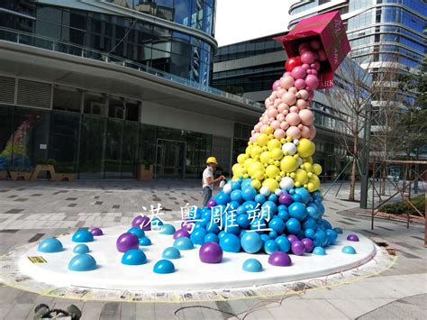 重庆广场树脂玻璃钢雕塑