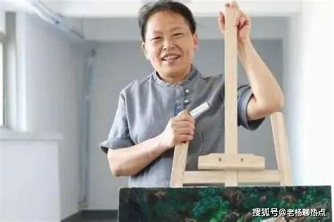 重庆50岁保洁阿姨是画家