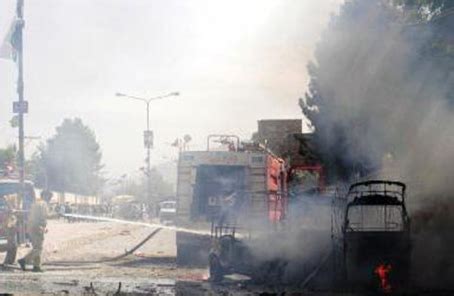 阿富汗南部路边炸弹致1死9伤