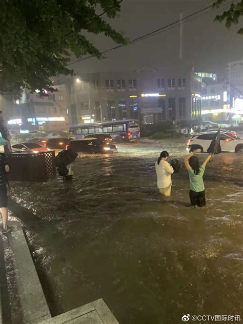 韩国暴雨致两名中国公民不幸遇难