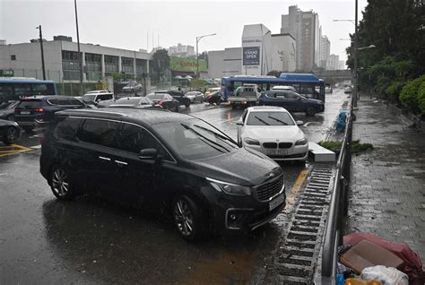 韩国首都圈特大暴雨致多处被淹