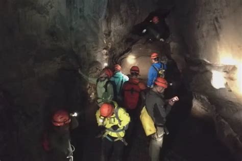 马来西亚多人洞穴探险后肺部感染