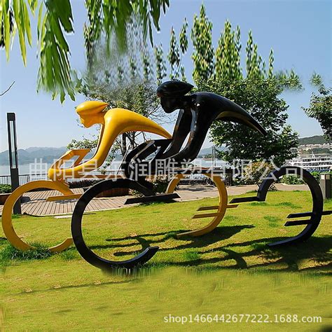 高低轮自行车雕塑