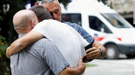 黑山共和国发生枪击事件致11死6伤