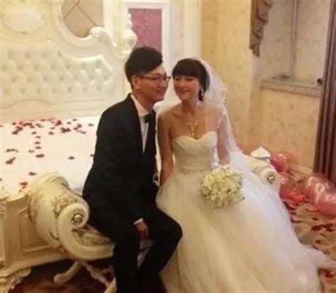 22岁小伙与上海40岁女子结婚史
