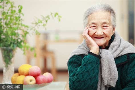 60岁单身女性怎样过好老年生活