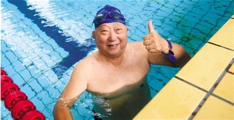 65岁老人每天游泳多少米合适