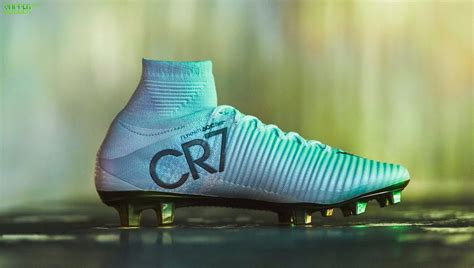 cr7足球鞋多少钱